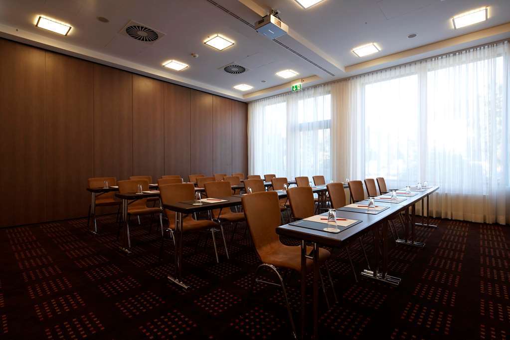 Intercityhotel Hotel 4*